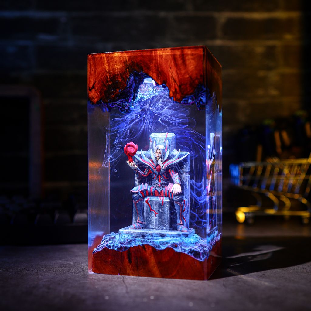 League of Legends Epoxy Lamp